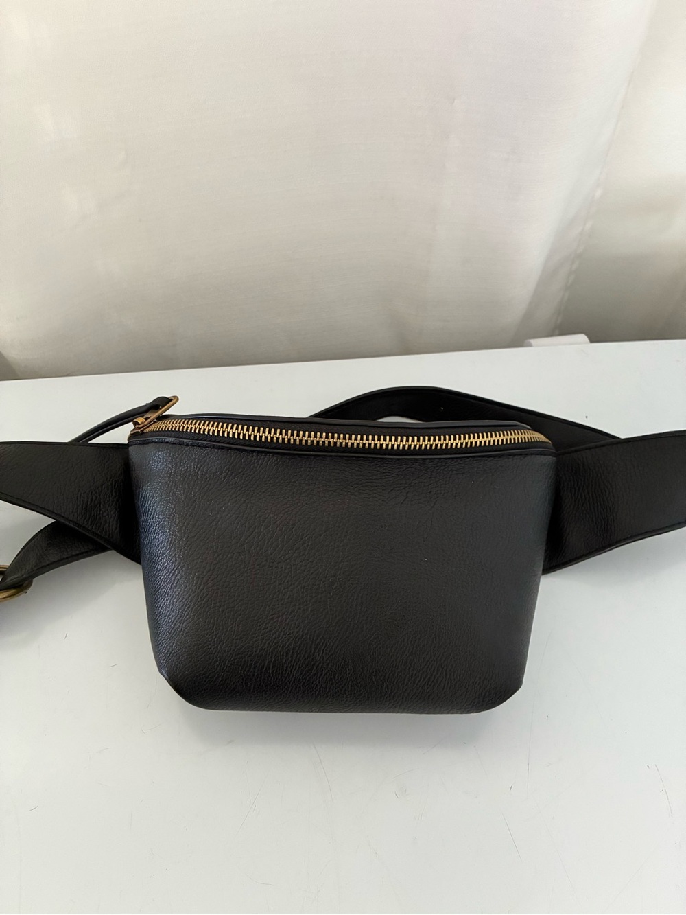 Universal Thread Black Crossbody Waist Bag with Gold Zipper